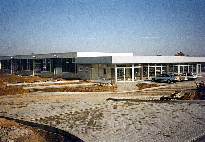 1992_Neubau_VW-Autohaus_Streese_Pritzwalk_im_Bau_01