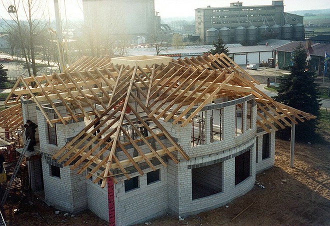 2000_Neubau_Buerogebaeude_Pritzwalk_im_Bau_02